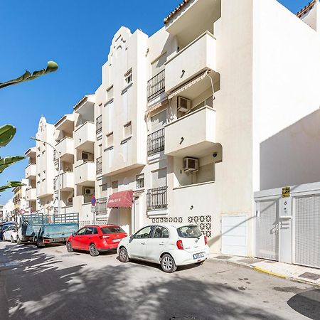 797 Holiday Rentals - Piso Para 3 En La Carihuela Con Piscina Torremolinos Kültér fotó
