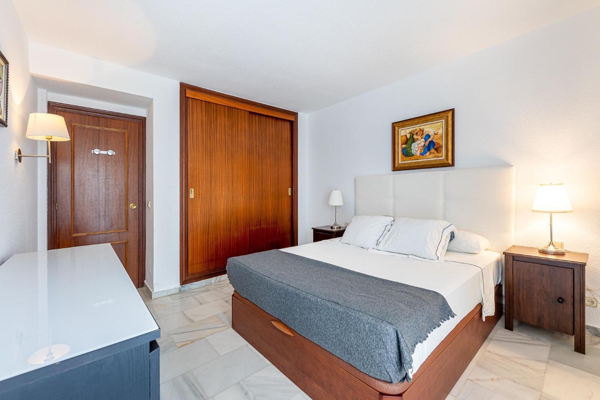 797 Holiday Rentals - Piso Para 3 En La Carihuela Con Piscina Torremolinos Kültér fotó