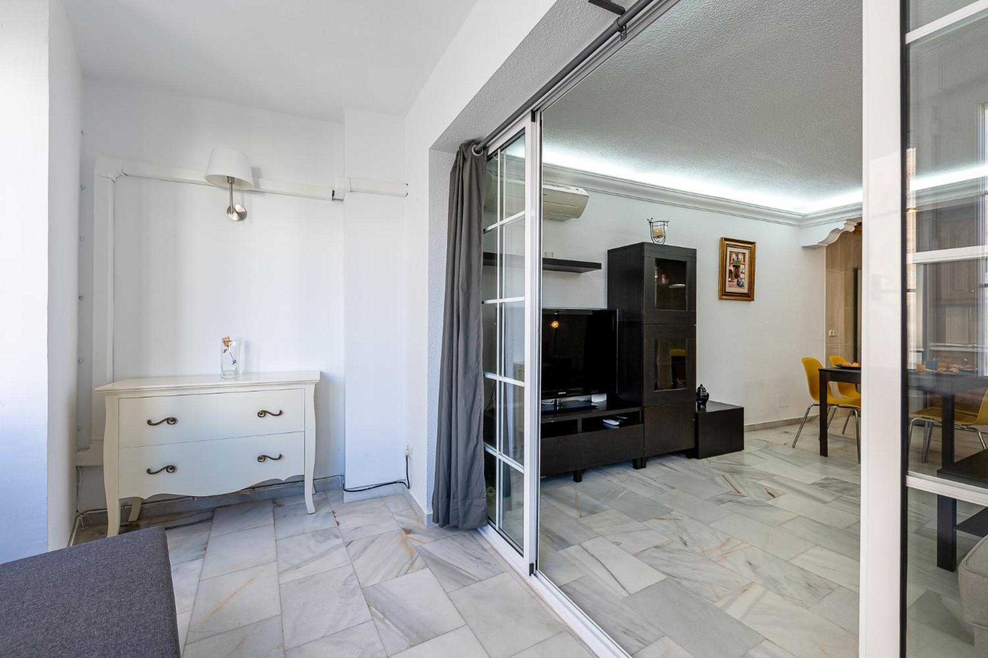 797 Holiday Rentals - Piso Para 3 En La Carihuela Con Piscina Torremolinos Kültér fotó