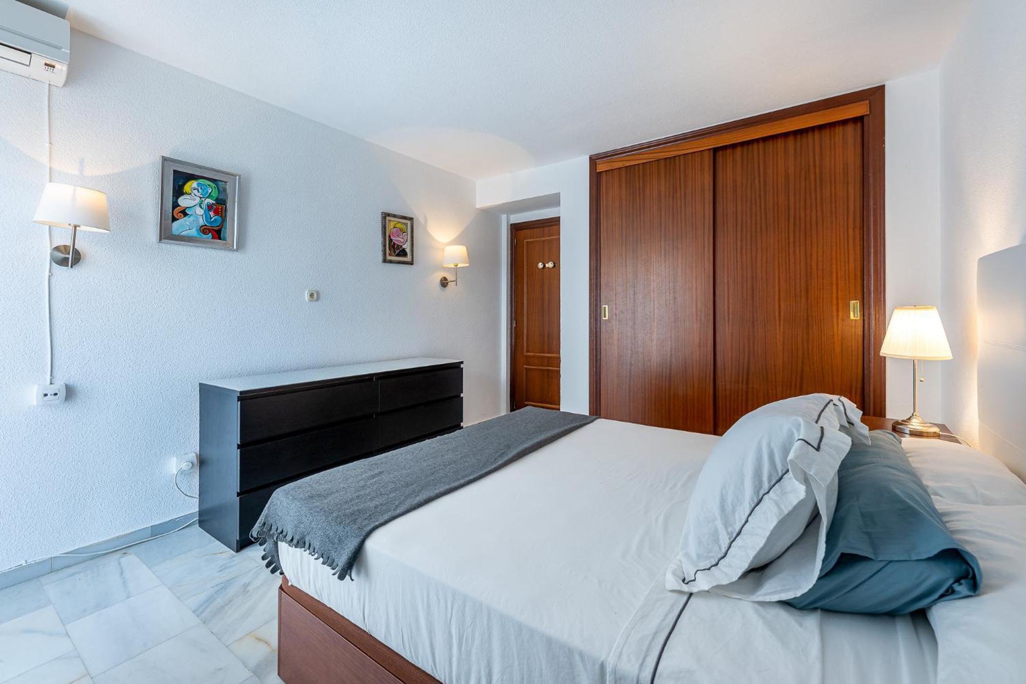 797 Holiday Rentals - Piso Para 3 En La Carihuela Con Piscina Torremolinos Kültér fotó