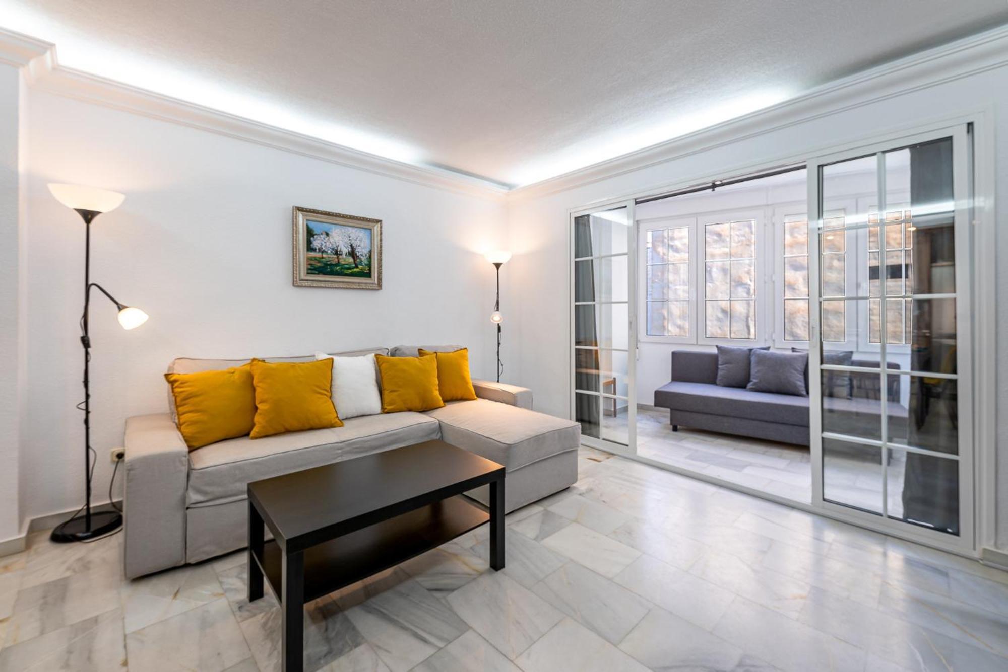 797 Holiday Rentals - Piso Para 3 En La Carihuela Con Piscina Torremolinos Kültér fotó