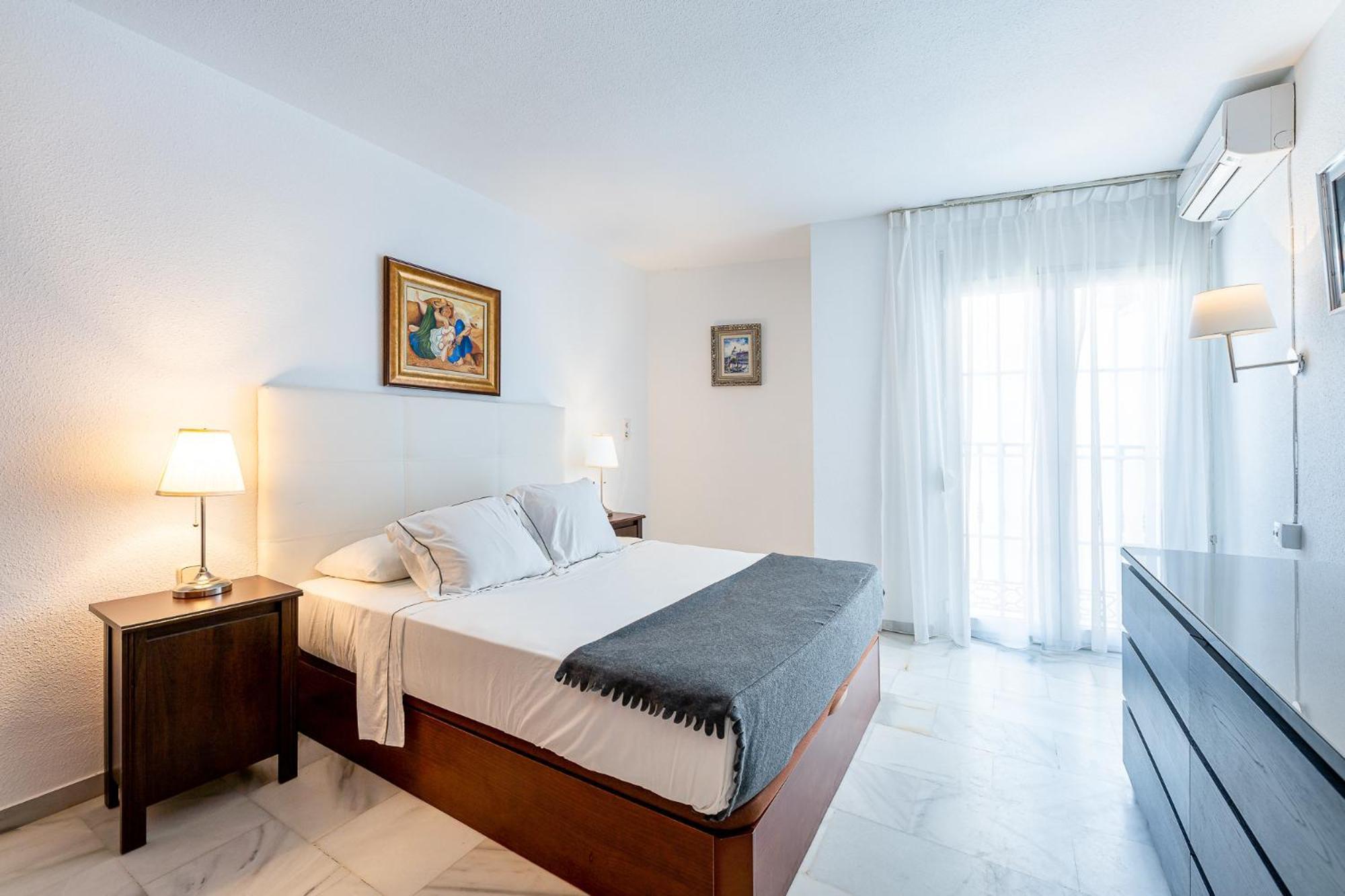 797 Holiday Rentals - Piso Para 3 En La Carihuela Con Piscina Torremolinos Kültér fotó