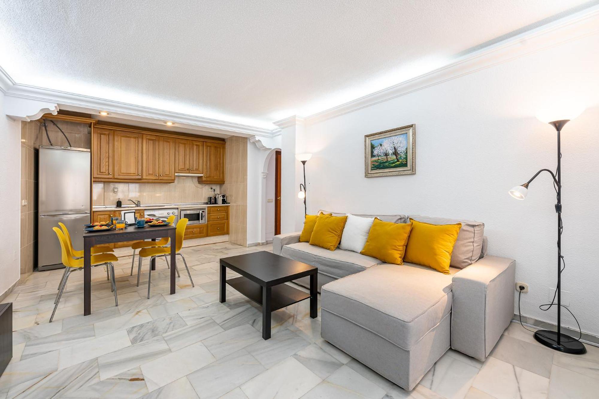 797 Holiday Rentals - Piso Para 3 En La Carihuela Con Piscina Torremolinos Kültér fotó