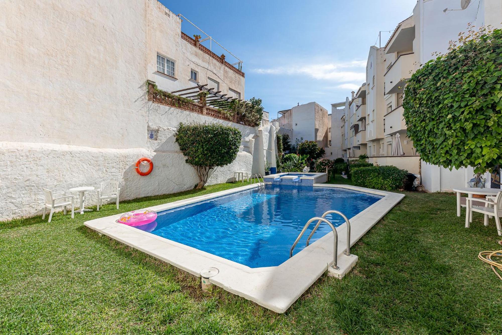 797 Holiday Rentals - Piso Para 3 En La Carihuela Con Piscina Torremolinos Kültér fotó