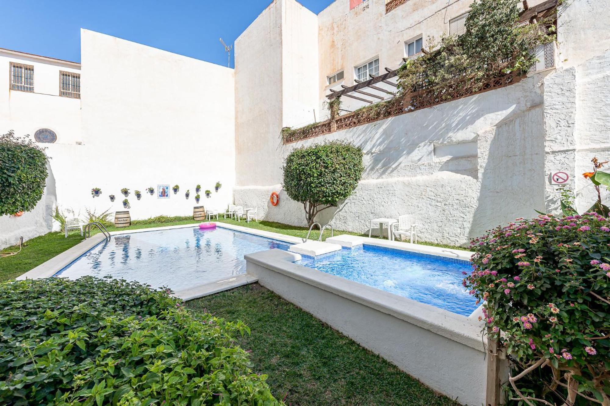 797 Holiday Rentals - Piso Para 3 En La Carihuela Con Piscina Torremolinos Kültér fotó